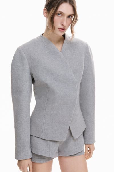 Костюм сірого кольору (жакет + шорти) Fall Winter XS/S vocutiee31xss фото